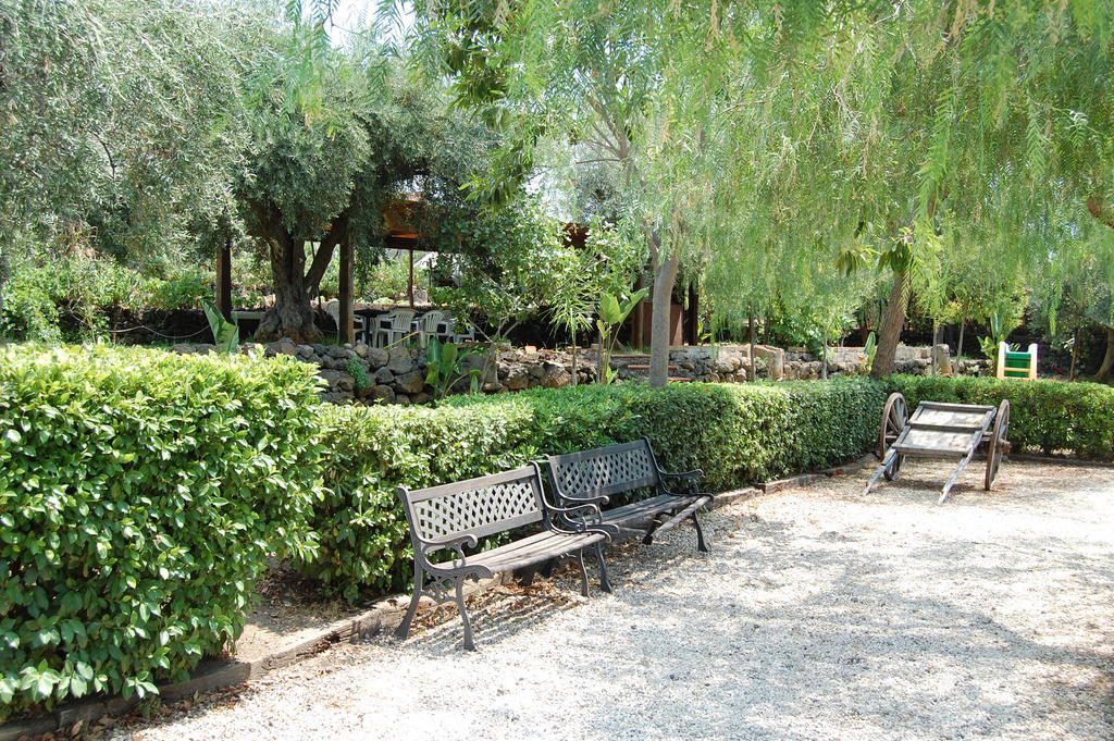 La Fattoria Dei Nonni Guest House Paterno  Exterior photo